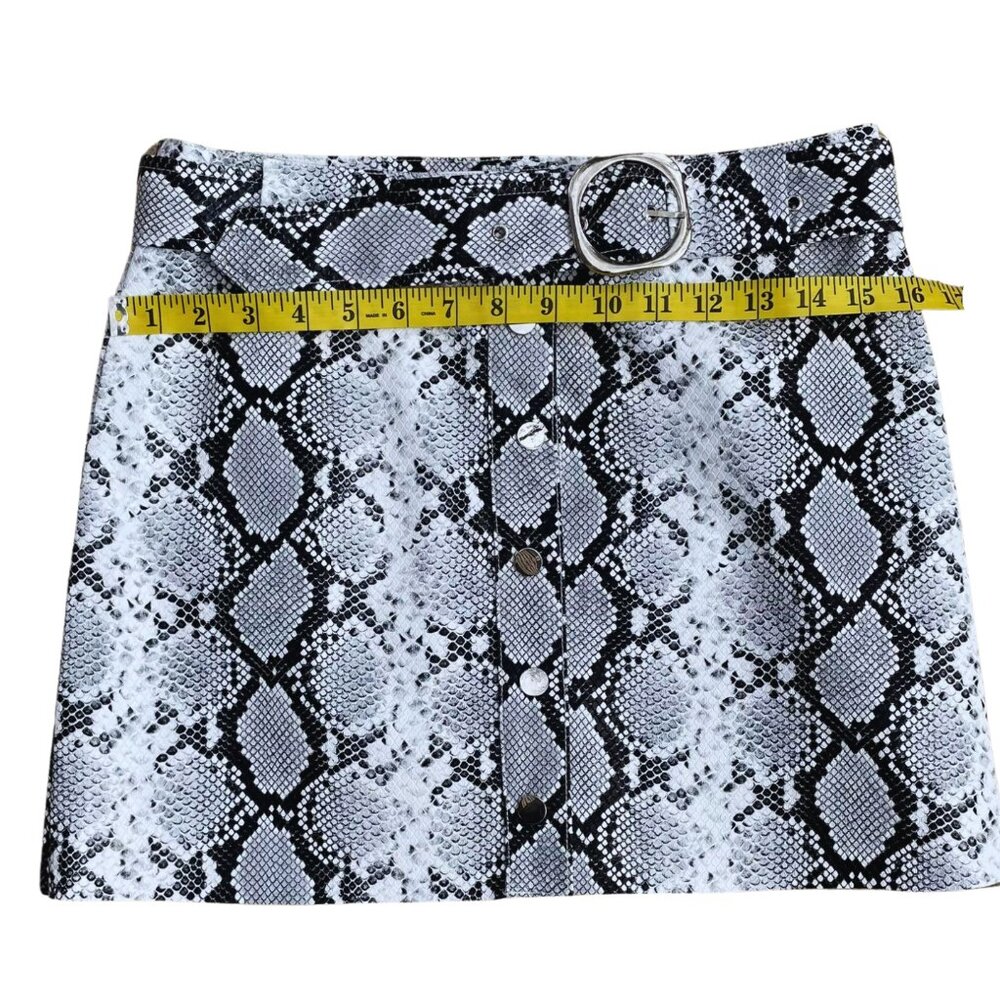 Nasty Gal Let Me Snake You Out Faux Leather Skirt, size Large - Picture 4 of 7